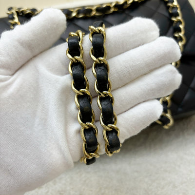 Chanel Medium Classic Flap CF in Black Lambskin and GHW