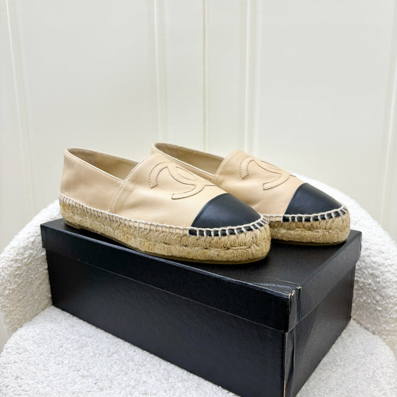 Chanel Espadrilles in Beige and Black Leather Sz 35