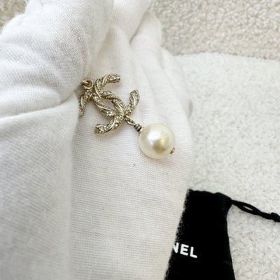 Chanel CC Necklace with Dangling Pearl in LGHW