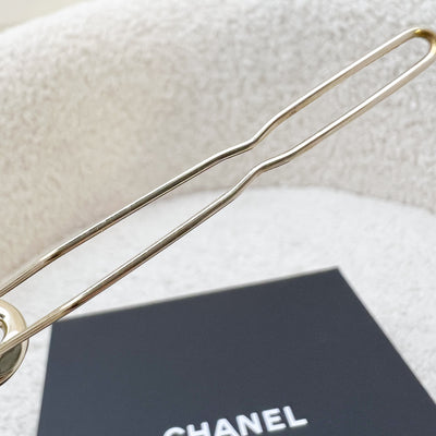 Chanel CC Logo Hair Clip with Crystals in GHW