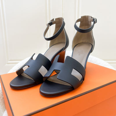 Hermes Legend Sandals in Noir Sz 37