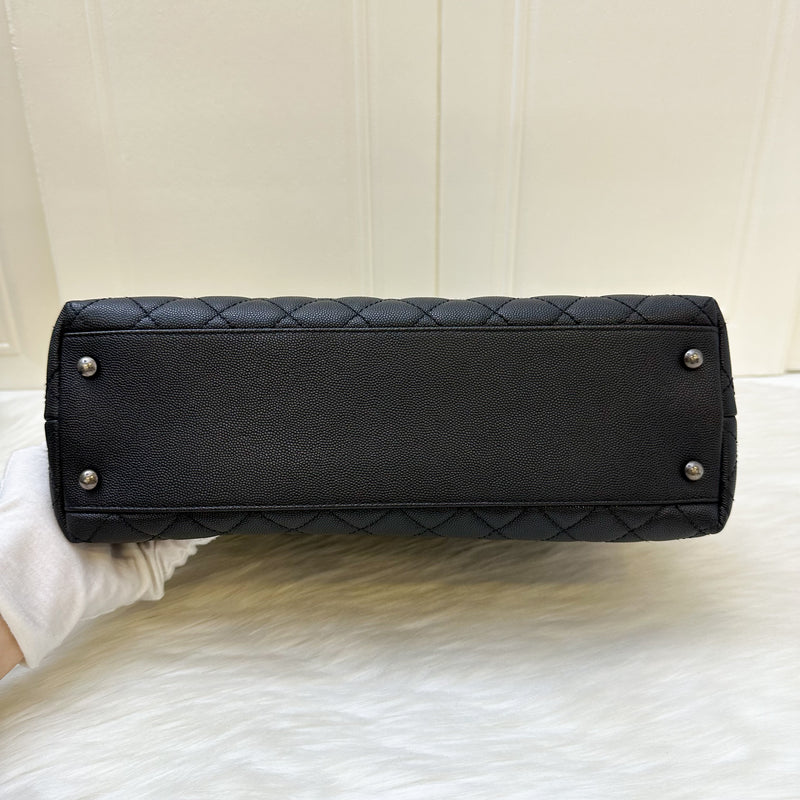 Chanel Large 32cm Coco Handle Flap with Green Lizard-Embossed Calfskin Handle in Black Caviar and RHW