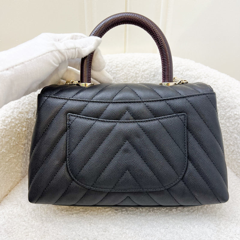 Chanel Small 24cm Coco Handle Flap with Burgundy Lizard-Embossed Calfskin Handle in Chevron Quilted Black Caviar and GHW