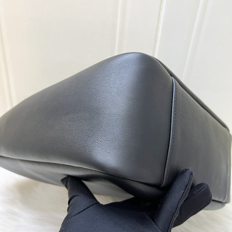 Saint Laurent YSL Large Le 5 À 7 Supple Hobo Bag in Black Grained Leather and GHW