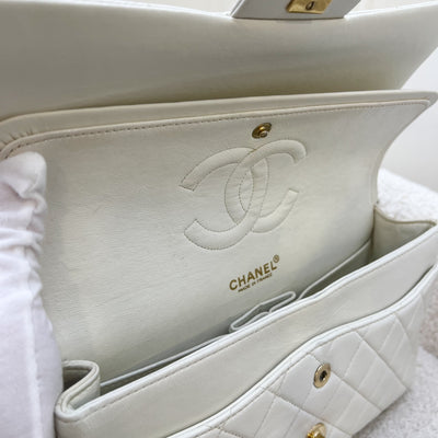 Chanel Vintage Medium Classic Flap CF in White Lambskin and 24K Plated GHW