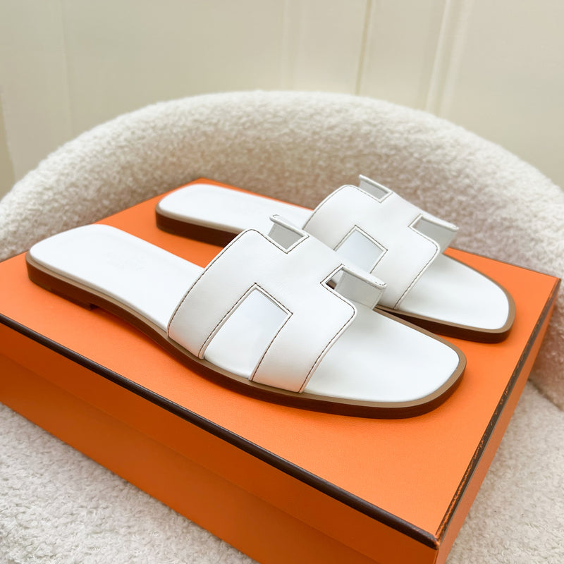 Hermes Oran Sandals in White Calfskin Sz 37.5