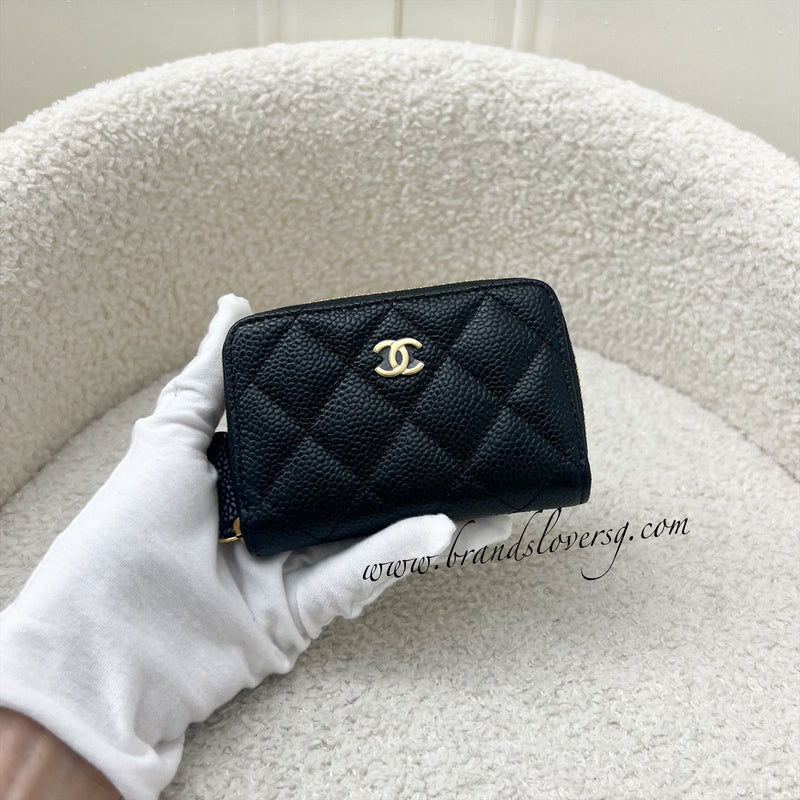 Chanel Classic Zippy Card Holder / Coin Purse in Black Caviar and GHW