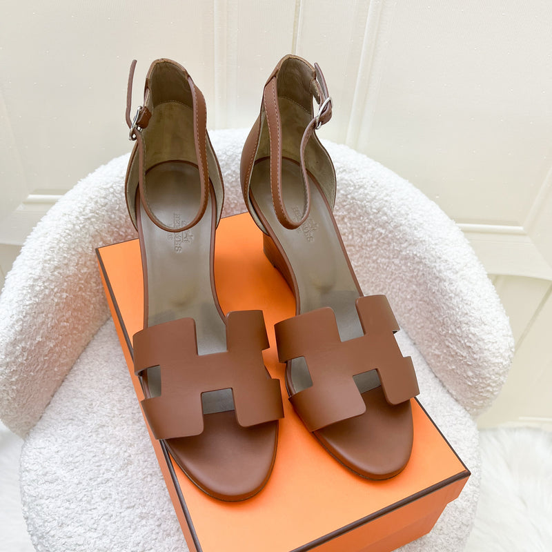 Hermes Legend Sandal in Gold Size 38.5