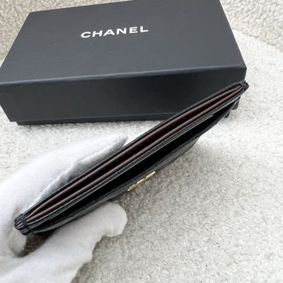 Chanel Classic Flat Card Holder in Black Caviar LGHW