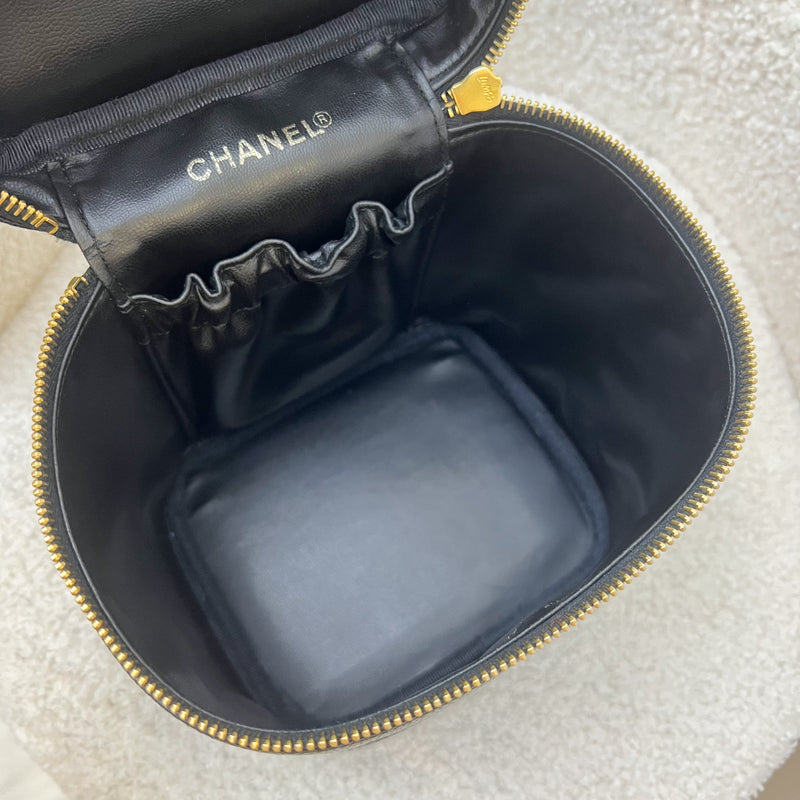 Chanel Vintage Vertical Vanity in Black Caviar and GHW