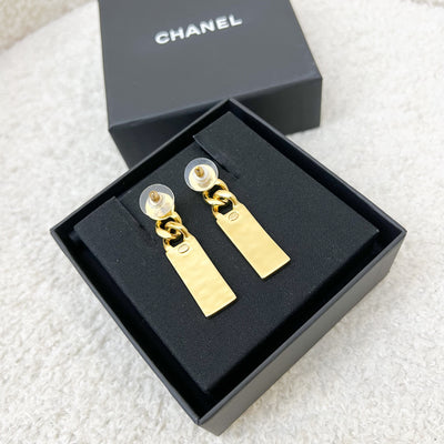 Chanel 21C Gold Bar Dangling Earrings with Crystal in GHW