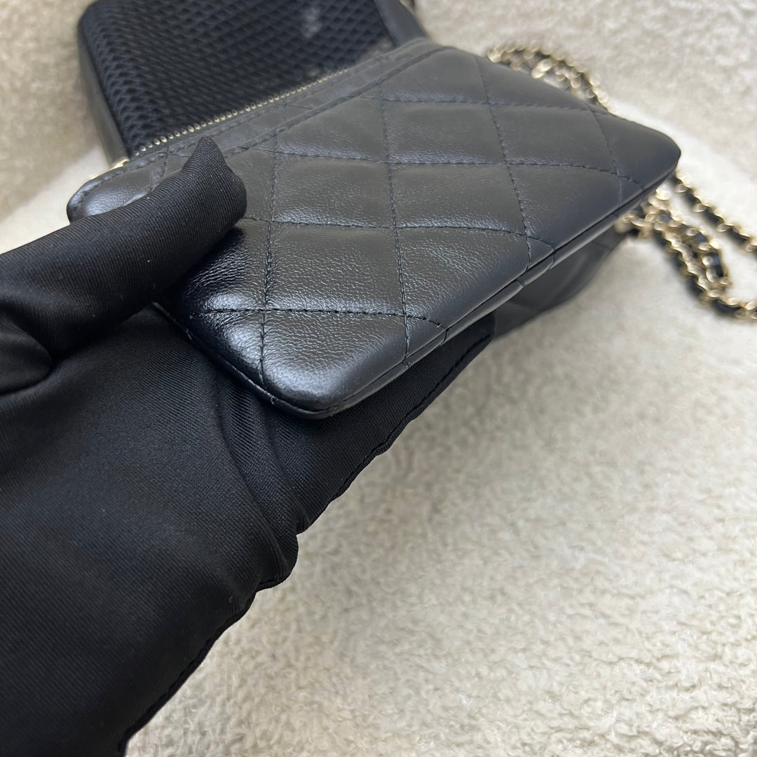 追加！【遺品/生前整理】アクセサリー COACH CHANEL ジバンシー　等⑦ Chanel 25S Clutch on Chain in Black Mesh and LGHW (Model: AP4572