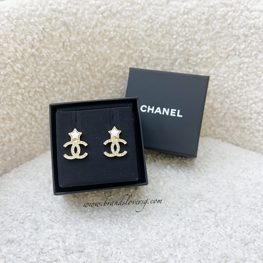 Chanel 24C Star with CC Logo Earrings in GHW