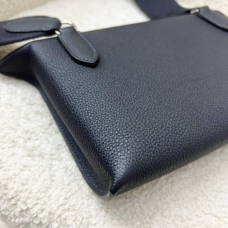 Hermes Videpoches Bag in Caban / Bleu Navy Togo Leather and PHW