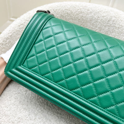 Chanel Medium 25cm Boy Flap in Green Lambskin and RGHW