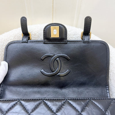 Chanel 21B Messenger Flap Bag in Black and White Tweed, Calfskin and AGHW