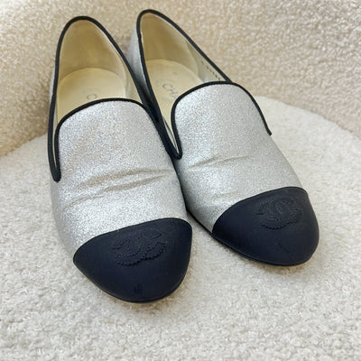 Chanel Heels in Silver Glitter Leather / Black Gosgrain Size 38