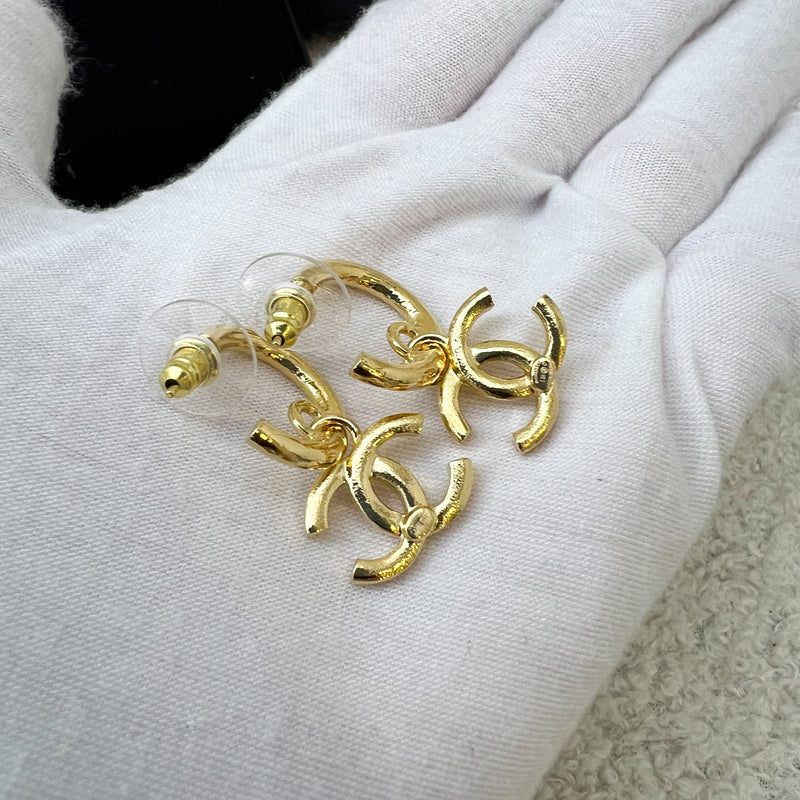 Chanel 24C CC Dangling Earrings in Gold Tone HW