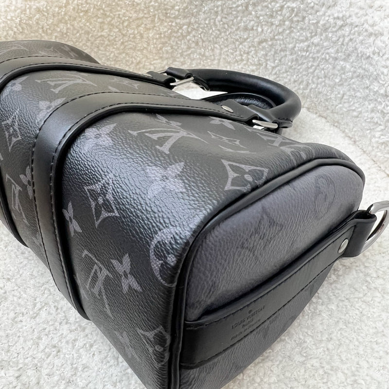 LV Keepall Bandoulière 25 in Monogram Eclipse Reverse Canvas SHW