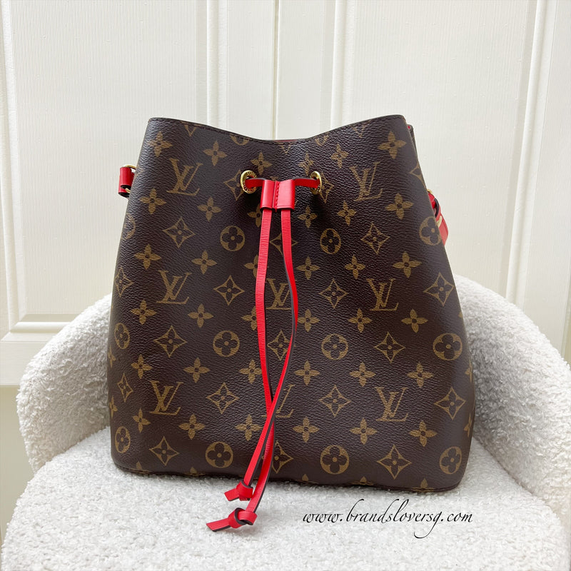 LV Neonoe MM Bucket Bag in Monogram Canvas and GHW