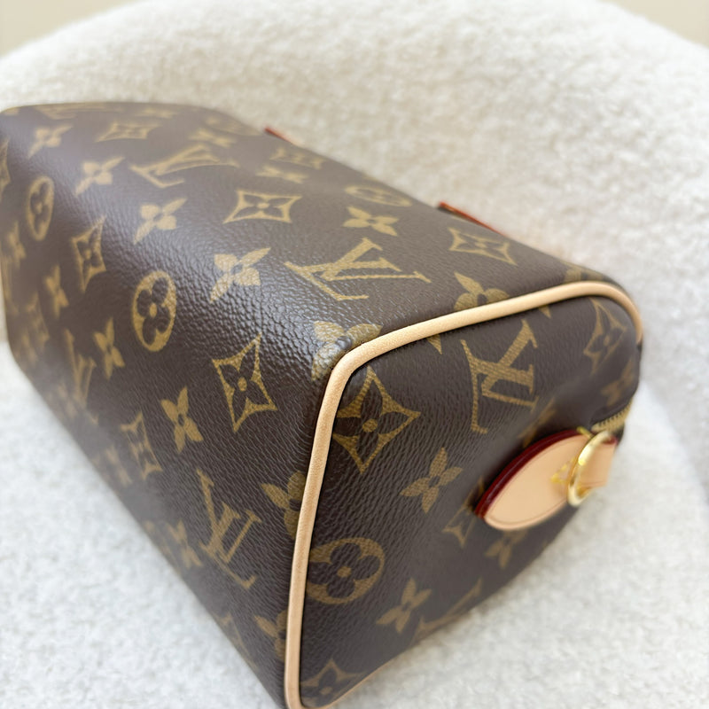 LV Speedy Bandouliere 20 in Monogram Canvas and Adjustable Beige Patterned Strap