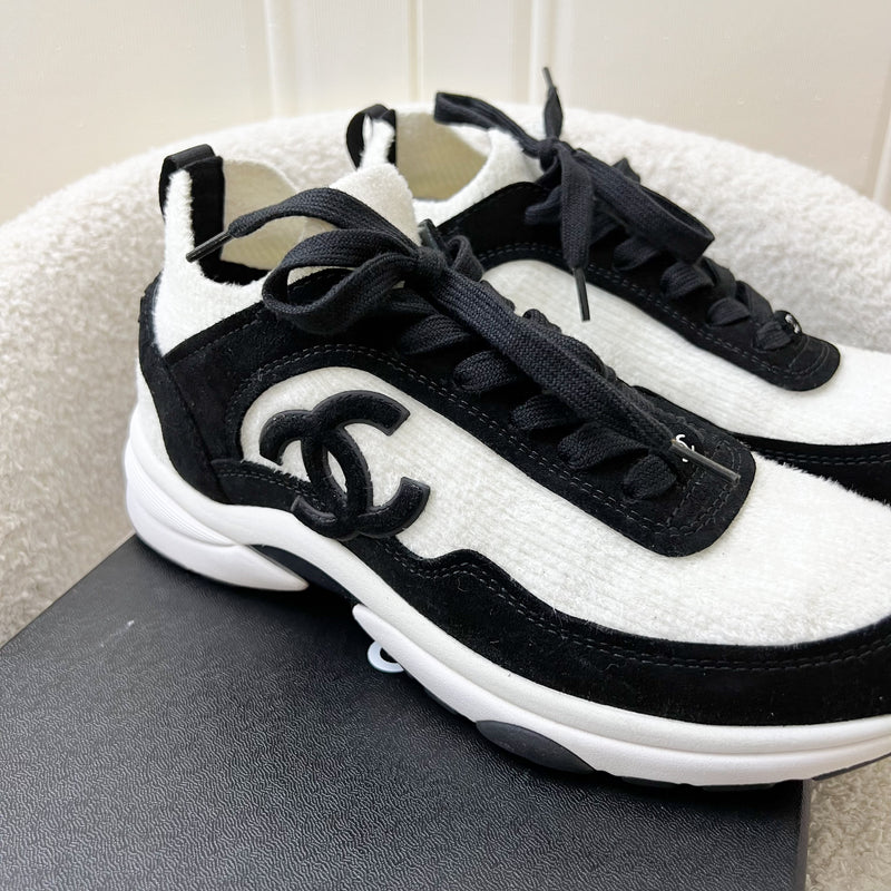 Chanel 21A Sneakers / Trainers in Black Suede and White Fabric Size 38