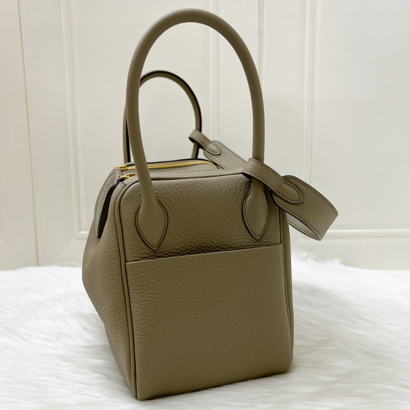 Hermes Lindy 26 in Beige Marfa Taurillon Clemence Leather and GHW