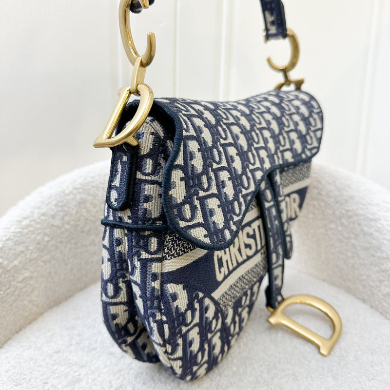 Dior Medium Saddle Bag in Dark Blue Oblique Canvas AGHW