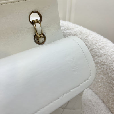 Chanel Vintage Medium Classic Flap CF in White Lambskin and 24K Plated GHW