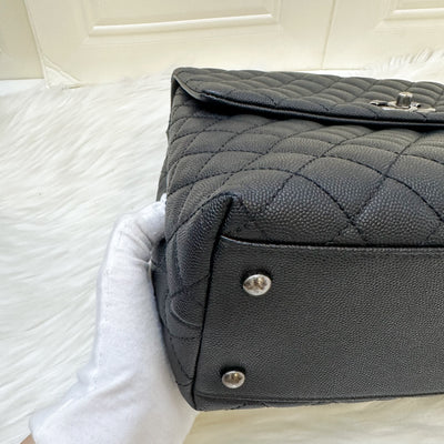 Chanel Large 32cm Coco Handle Flap with Green Lizard-Embossed Calfskin Handle in Black Caviar and RHW