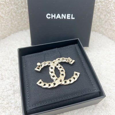 Chanel 24P CC Brooch in Light Gold HW