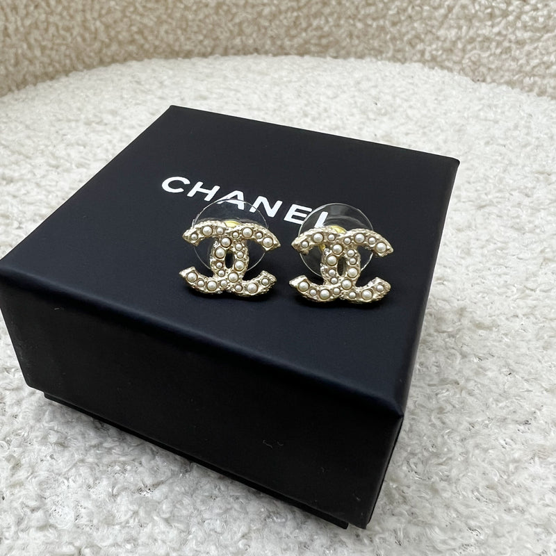 Chanel Classic Small CC Logo with Pearls Earrings in Matte LGHW