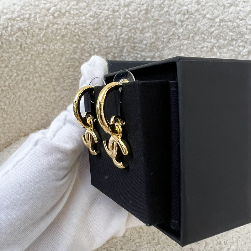 Chanel 24C CC Dangling Earrings in Gold Tone HW