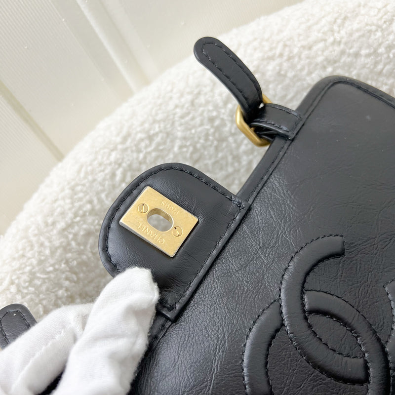 Chanel 21B Messenger Flap Bag in Black and White Tweed, Calfskin and AGHW