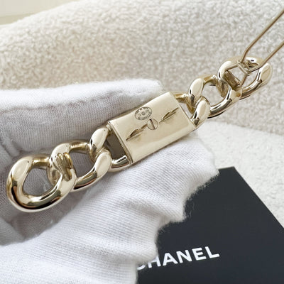 Chanel CC Logo Hair Clip with Crystals in GHW