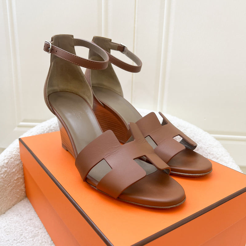 Hermes Legend Sandal in Gold Size 39