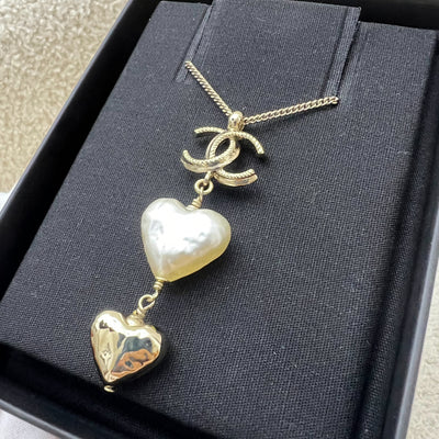 Chanel 22C CC Logo and Heart Pearl Necklace in LGHW