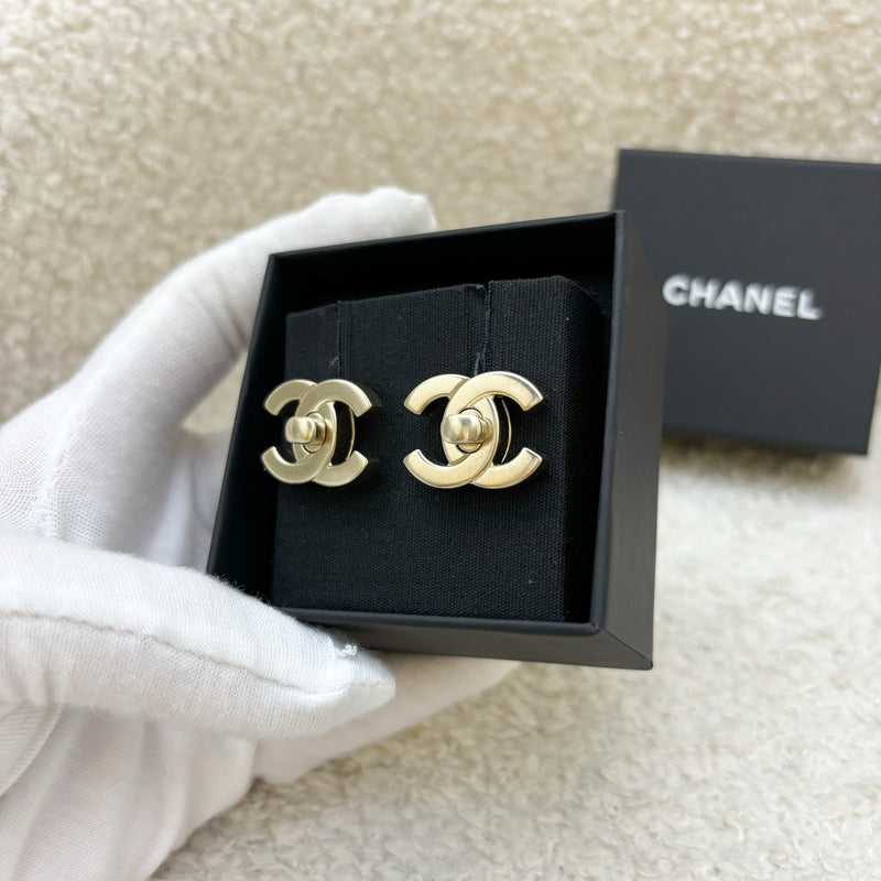 Chanel 18C CC Double Changeable Classic Logo Earrings in LGHW and Rainbow HW