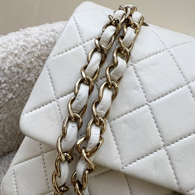 Chanel Vintage Medium Classic Flap CF in White Lambskin and 24K Plated GHW