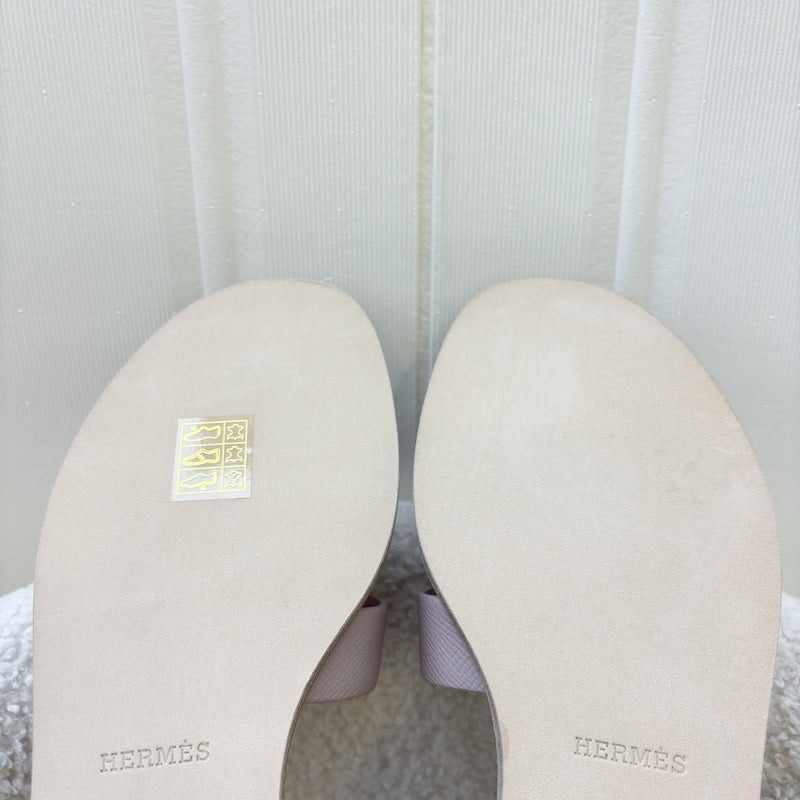 Hermes Santorini Sandal in Rose Porcelain in Size 37.5