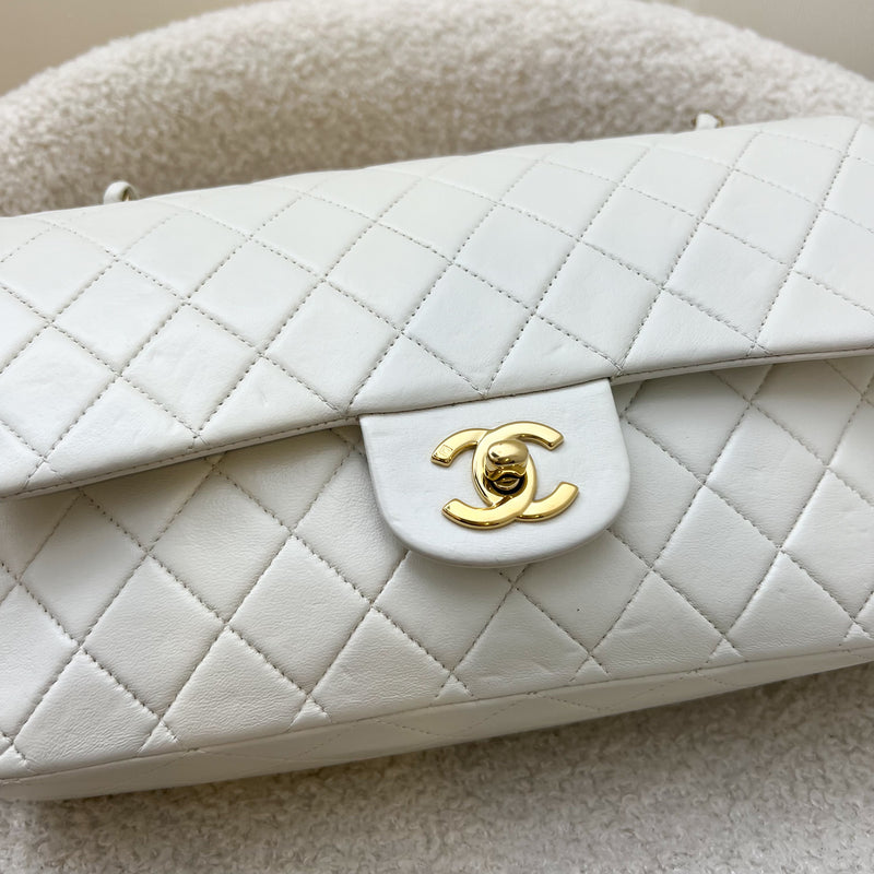 Chanel Vintage Medium Classic Flap CF in White Lambskin and 24K Plated GHW