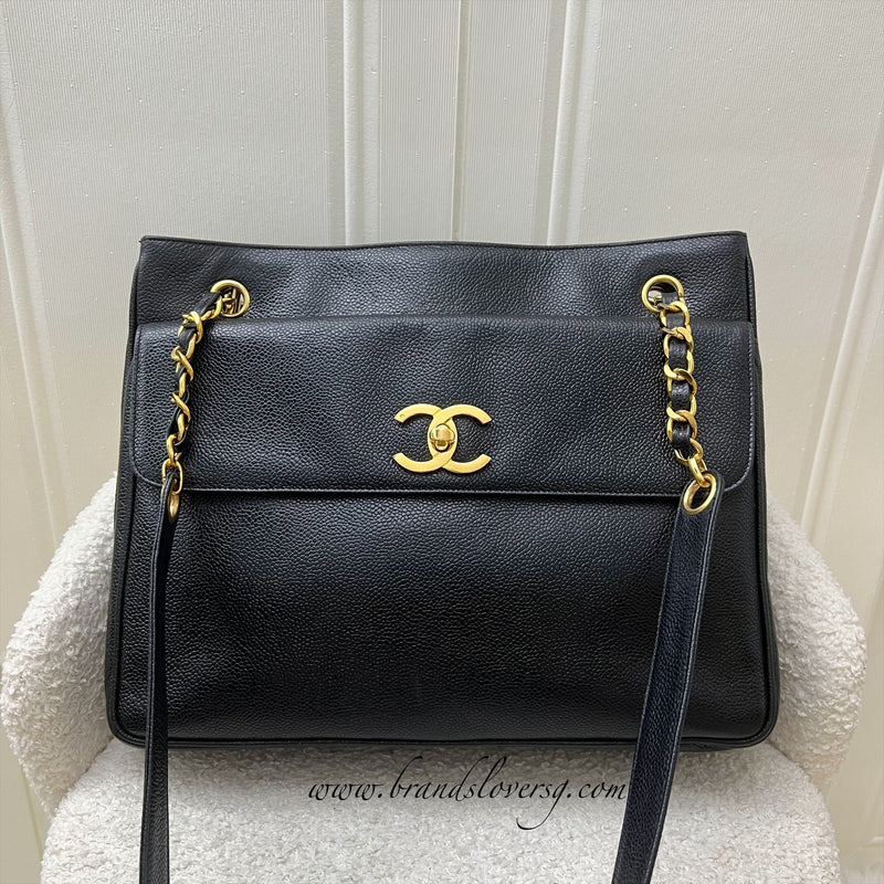 Chanel Vintage Shoulder Bag in Black Caviar and 24K GHW