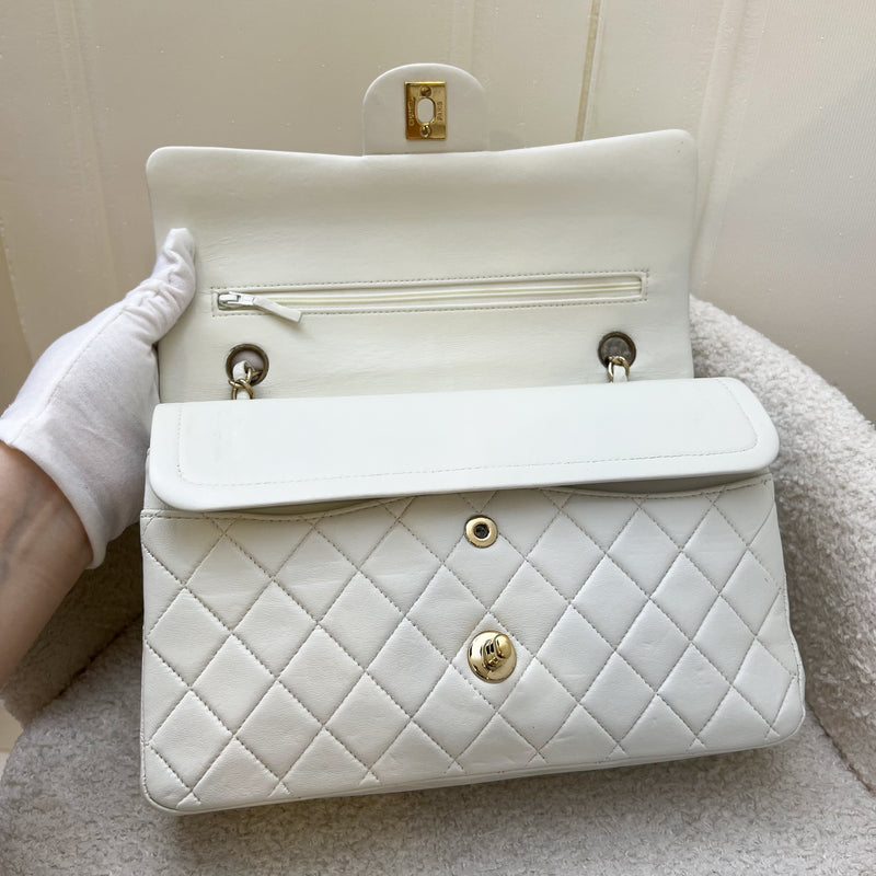 Chanel Vintage Medium Classic Flap CF in White Lambskin and 24K Plated GHW