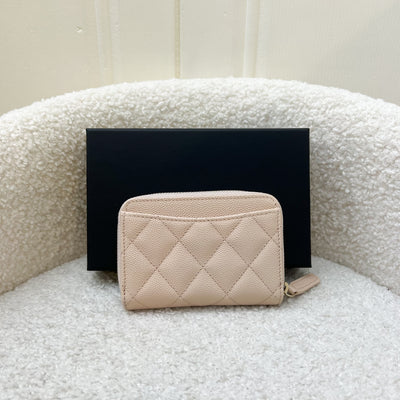 Chanel Classic Zippy Card Holder in 21C Light Beige Caviar and GHW