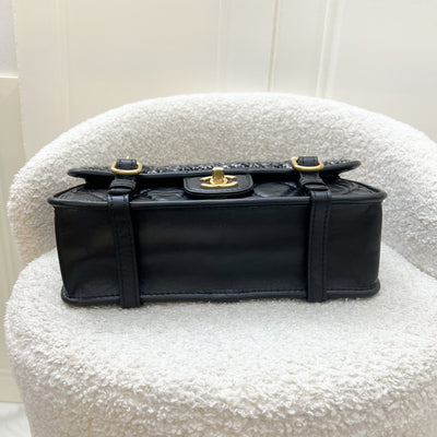 Chanel 21B Messenger Flap Bag in Black and White Tweed, Calfskin and AGHW