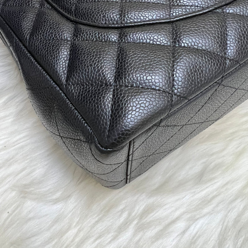 Chanel Maxi Classic Single Flap Bag in Black Caviar and GHW