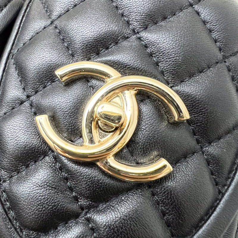 Chanel CC Logo Ladies Moccasins Loafers Shoes in Black Leather Sz 39