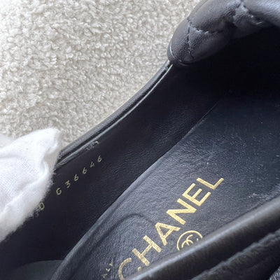 Chanel CC Logo Ladies Moccasins Loafers Shoes in Black Leather Sz 39