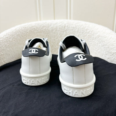 Chanel Sneakers in White Calf Leather in Size 36