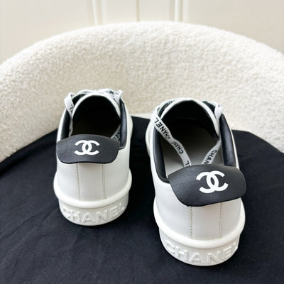 Chanel Sneakers in White Calf Leather in Size 36